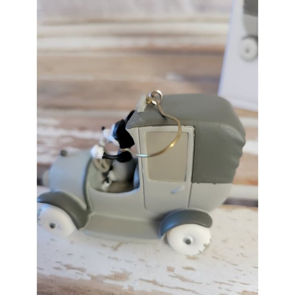 Hallmark traffic troubles Mickey mouse taxi car ornament Xmas holiday tree 2012 - Picture 4 of 9